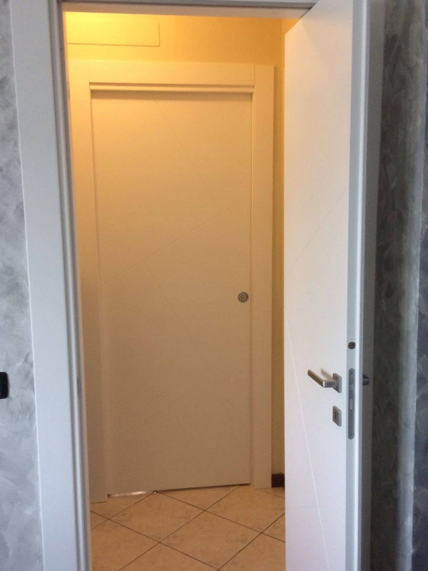 portoncino-moderno-bianco